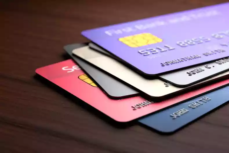Diario do cerrado: Limite de juros do rotativo do cartão de crédito entra já está em vigor