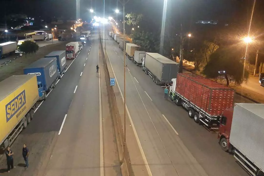 Diario do cerrado: GREVE: Caminhoneiros dizem que paralisação vai se concentrar em Santos
